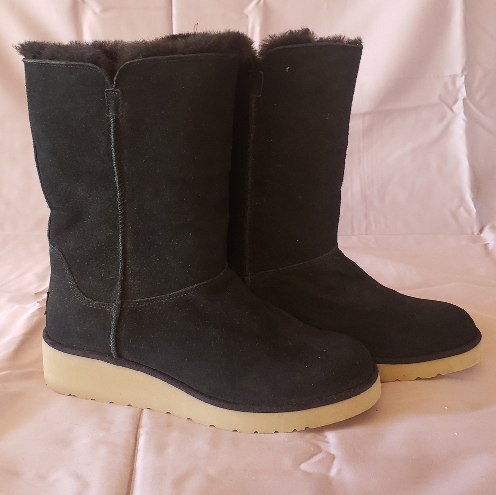 NWOB Koolaburra by UGG Classic Slim